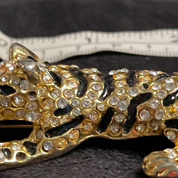 Tony? The tiger? Gold tone and Black Tiger Brooch